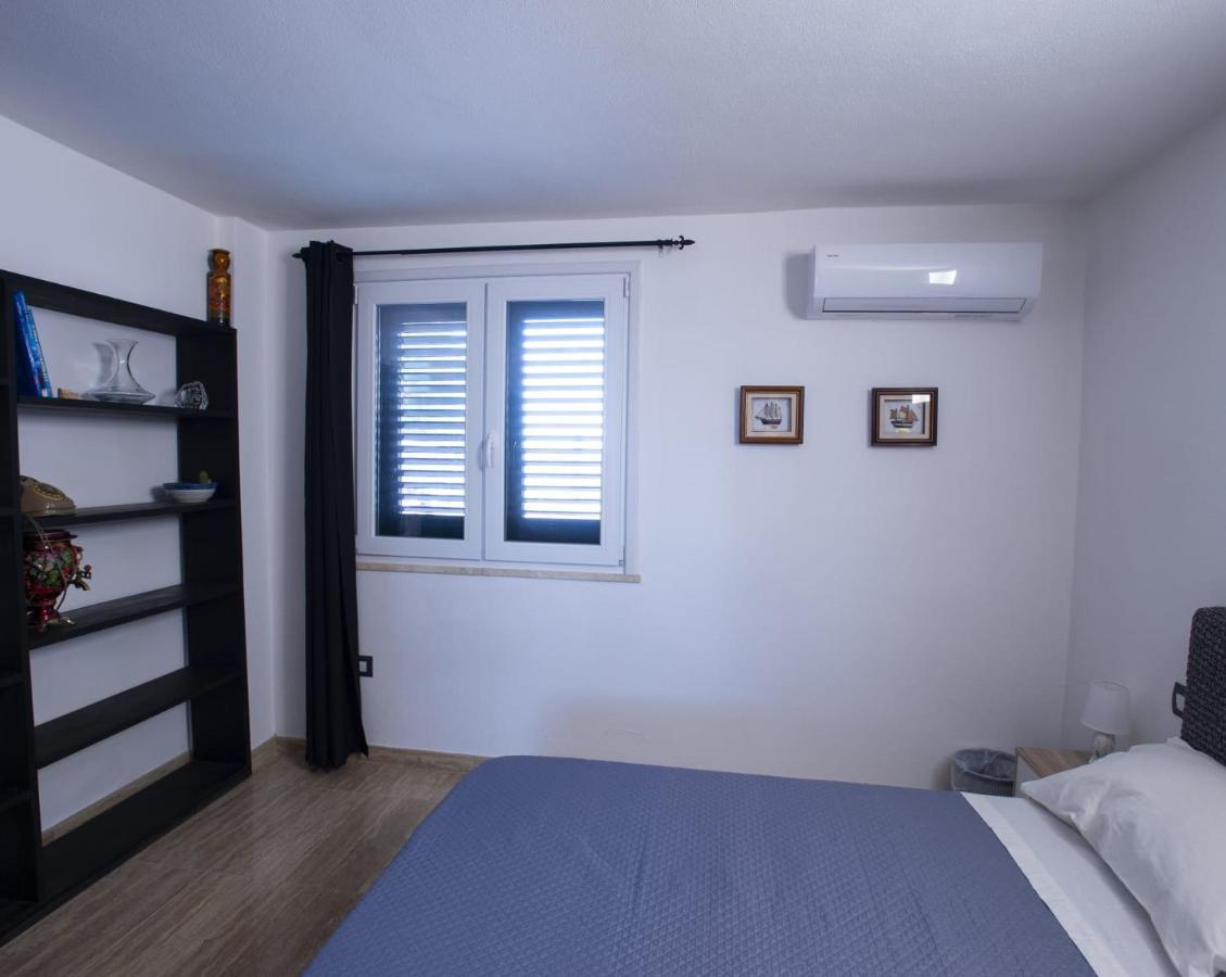 Appartamento Sul Mare Su Forti Luaran gambar