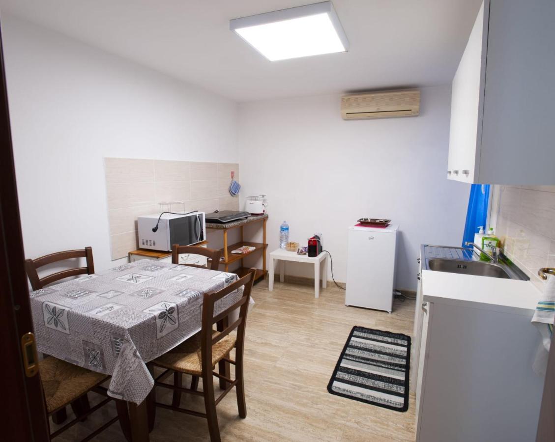 Appartamento Sul Mare Su Forti Luaran gambar